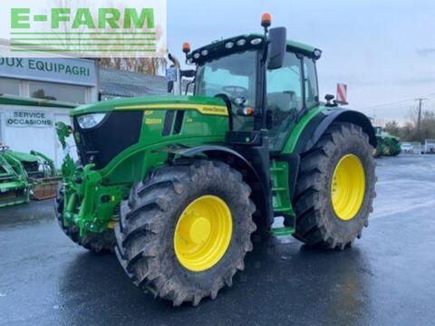 John Deere 6r215