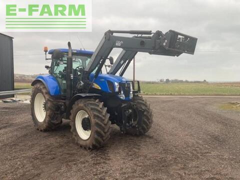 <strong>New Holland T7030</strong><br />