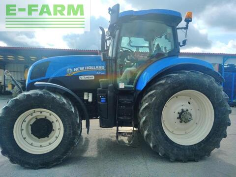 New Holland t7. 210 sw pc t4