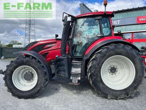 <strong>Valtra t174d</strong><br />
