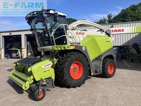 CLAAS JAGUAR 870 C/W PU300 4WD