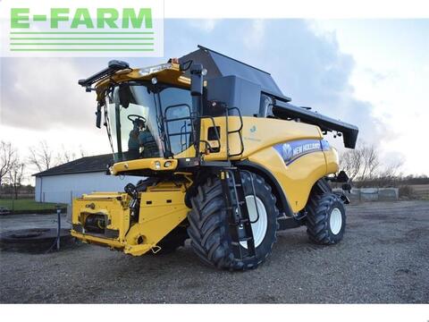 <strong>New Holland cr 8080</strong><br />