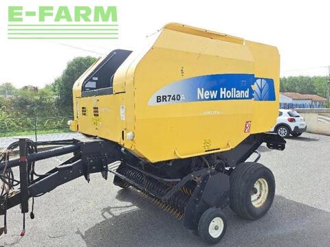 New Holland br 740a