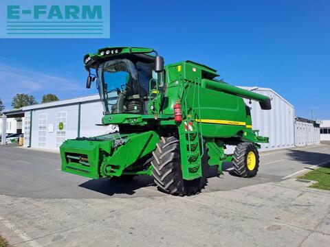 John Deere T560