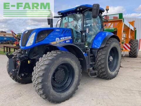 <strong>New Holland t 7 230 </strong><br />