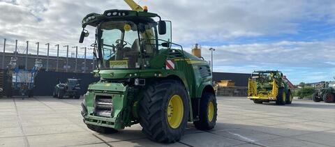 John Deere 8500