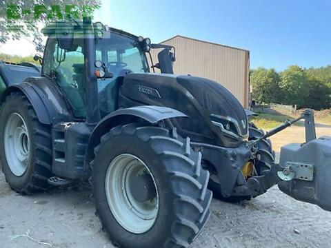 Valtra t235v