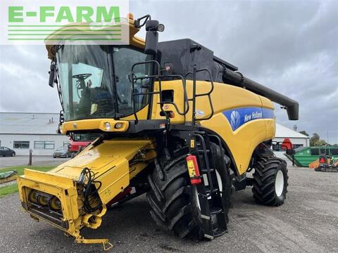 <strong>New Holland cx 8080 </strong><br />