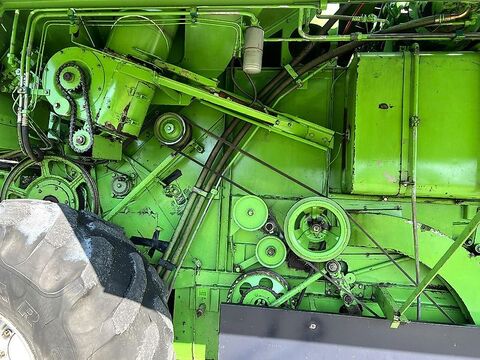 Deutz Fahr M 36.10 mit 4,2 Meter Schneidwerk und Schneidwer 3