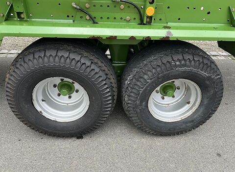 Krone Titan 6/48 GL All In - ein großer Schwingen-Lade 3