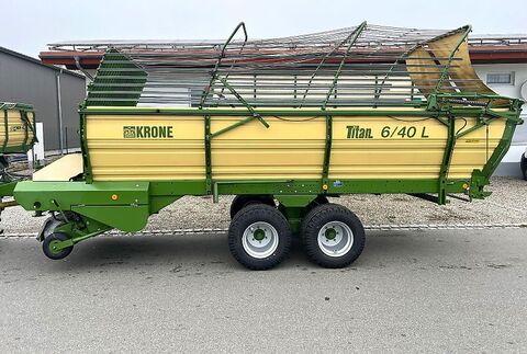 Krone Titan 6/40 L mit neuen 19-er Breitreifen und im  2