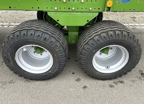 Krone Titan 6/40 L mit neuen 19-er Breitreifen und im  3