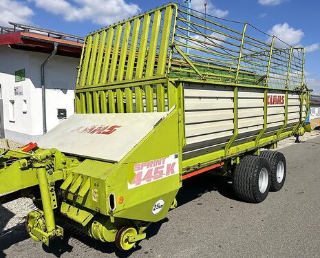 Claas Sprint 445 K - ein groß-volumiger Schwingen-Lade