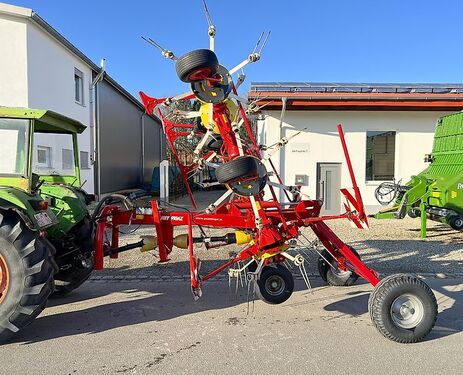 Pöttinger Hit 910 AZ - ein 8-er Kreiselheuer mit hydraulis 3