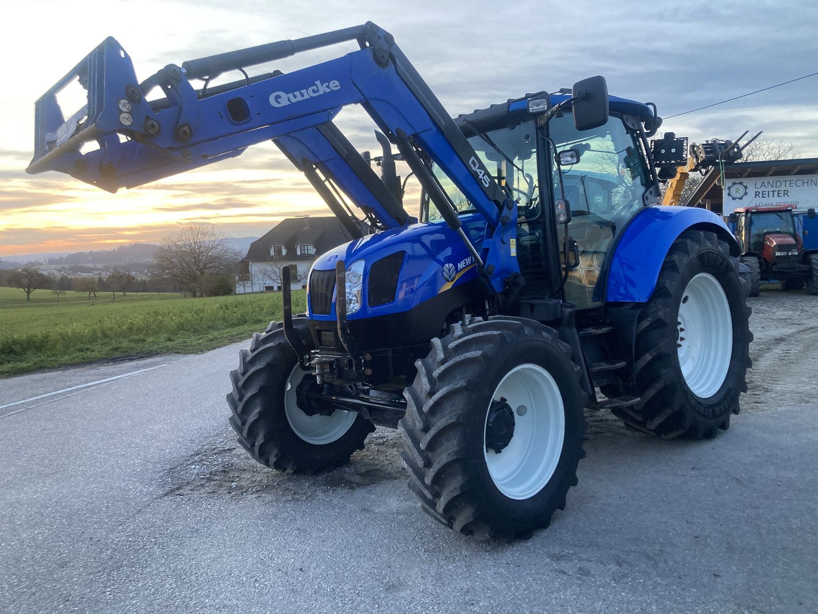 New Holland T6020 Elite 3