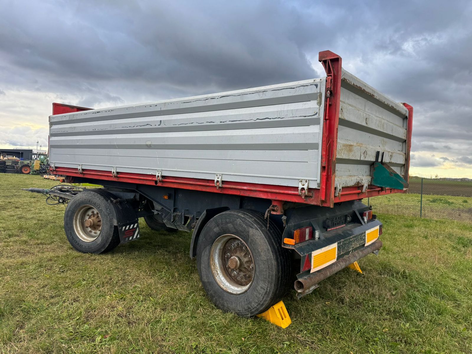 Schwarzmüller 3-Seiten Kipper 18T 2