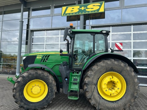 John Deere TRAKTOR 6215R