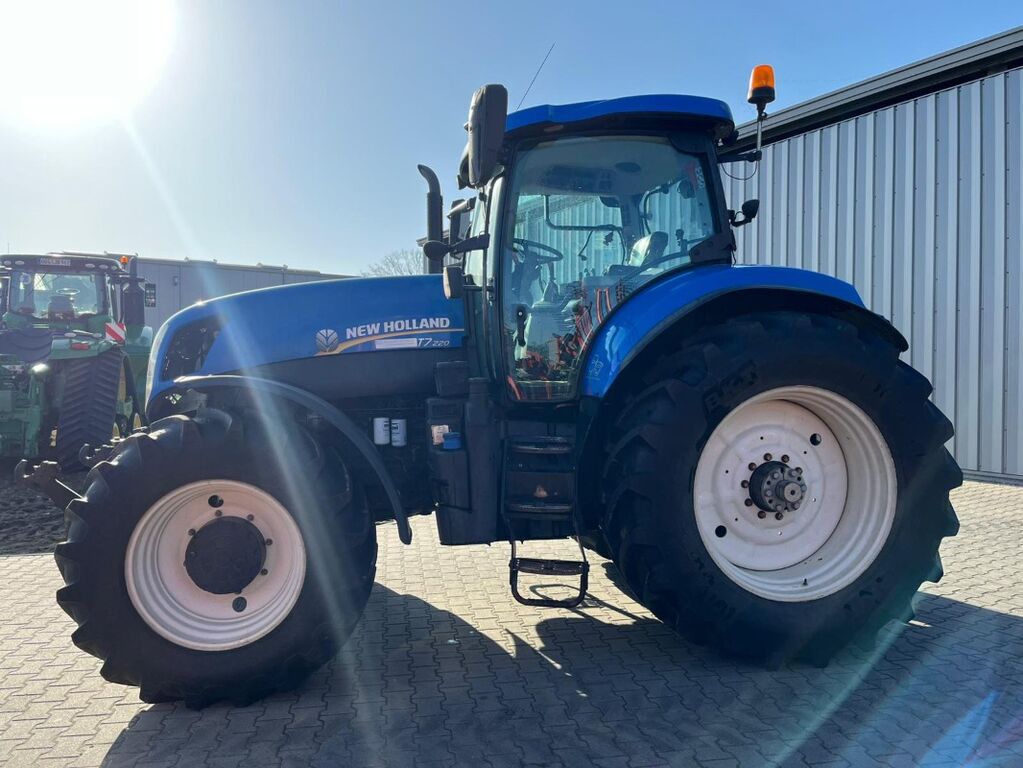 New Holland T7.220 2