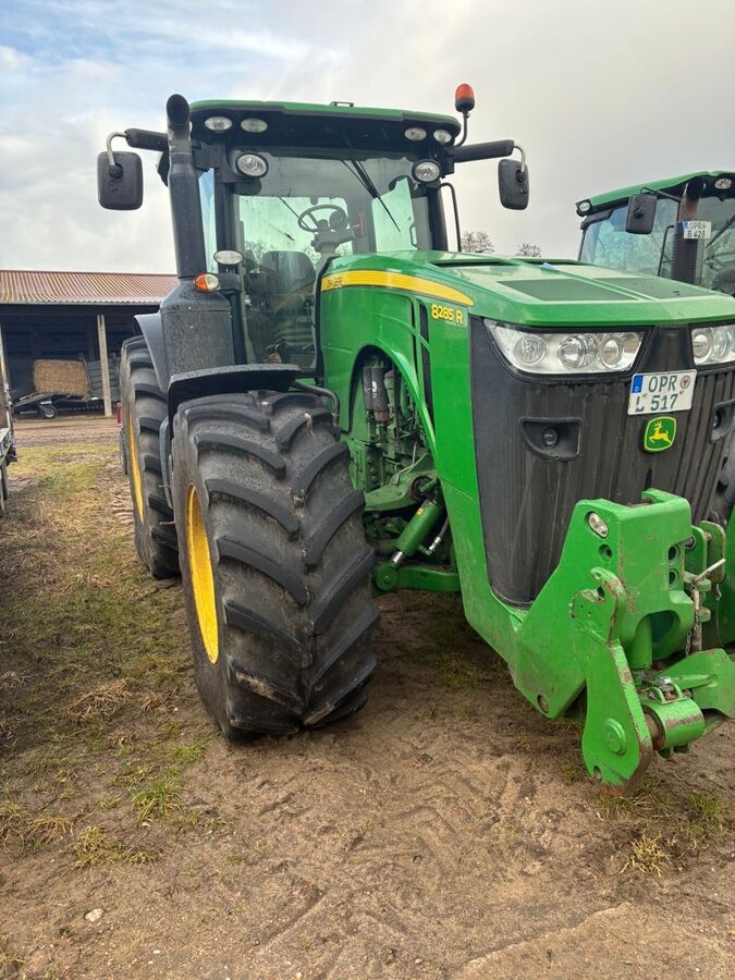 John Deere 8285R 2