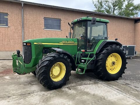 John Deere 8310