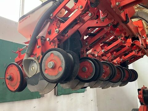 Kuhn Planter 2 - 12-45 3