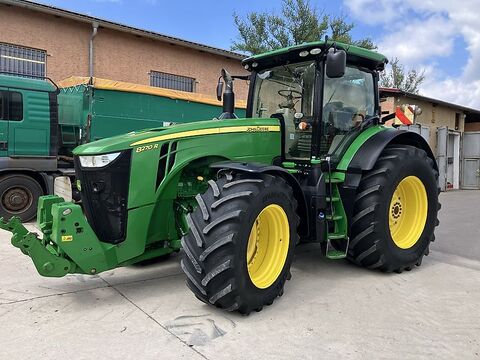John Deere 8270R *E2