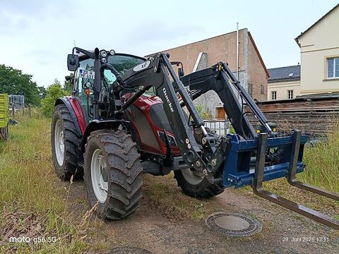 Valtra A114 mit Frontlader *Neuwertig*