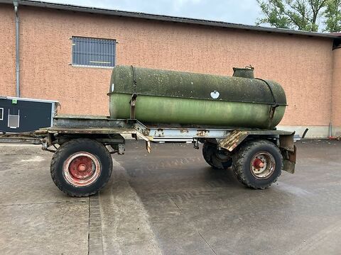 Fortschritt HW80.11 Fahrgestell mit GFK Tank 6000l 2