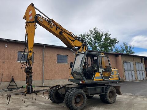 JCB JS 130 W