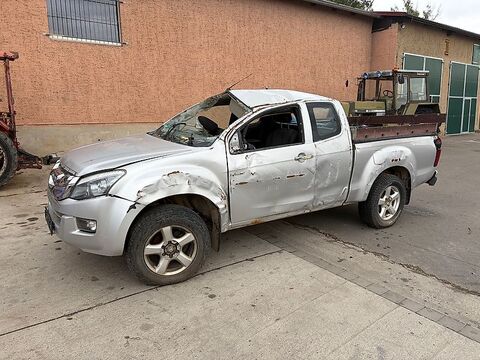 Sonstige D-Max Pick Up Unfallschaden
