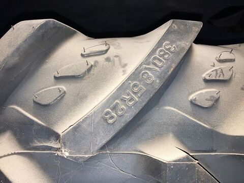 Kleber 380/85R28 und 18,4R38 kompletter Radsatz 2