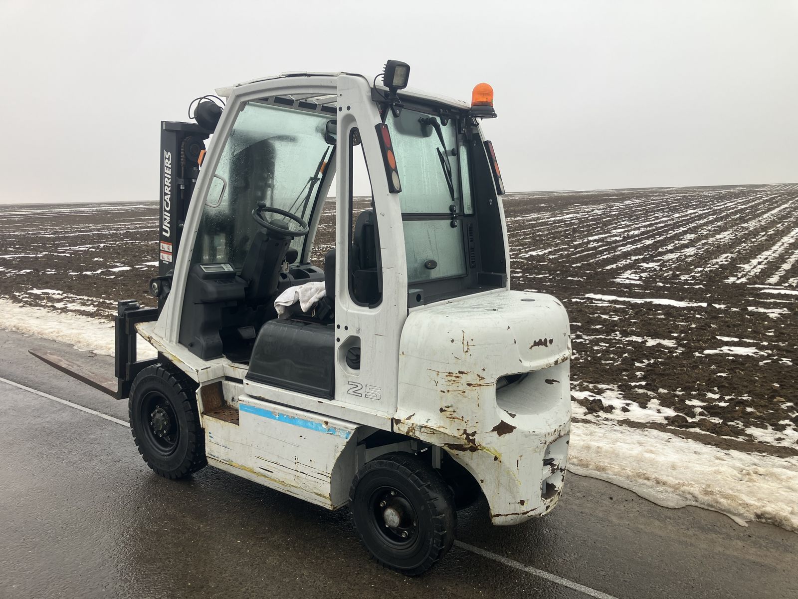 Nissan Dieselstapler Nissan 2,5t Triplexmast Seitenschu 3