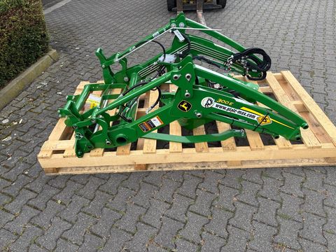 John Deere 300 E