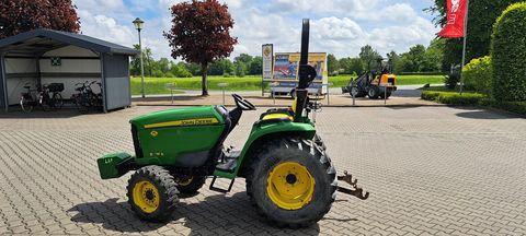 John Deere 3036E
