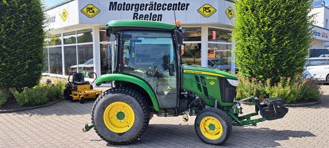 John Deere 3046R