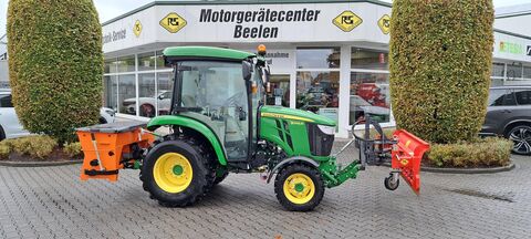 John Deere 3046R