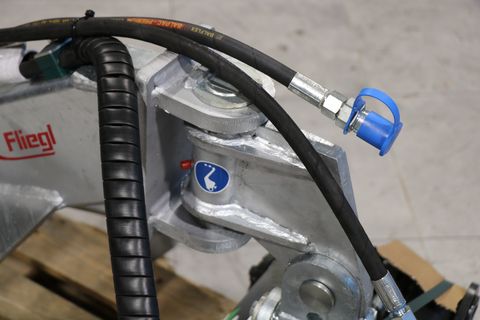 Fliegl Rückezange 1850