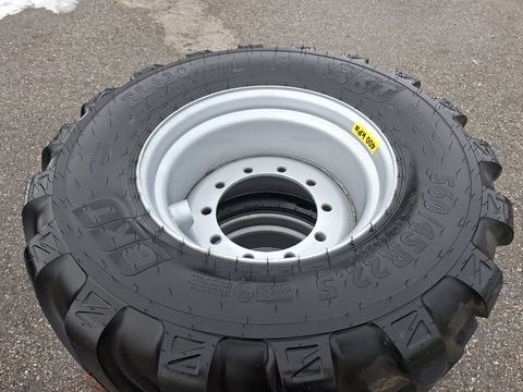 BKT 560/45R22,5 FL 630 U Komplettrad