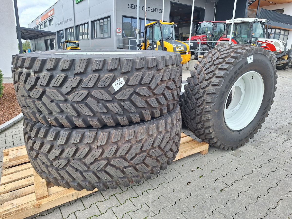 Nokian 650/65R42+540/65R30  3