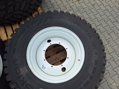 Nokian 650/65R42+540/65R30 