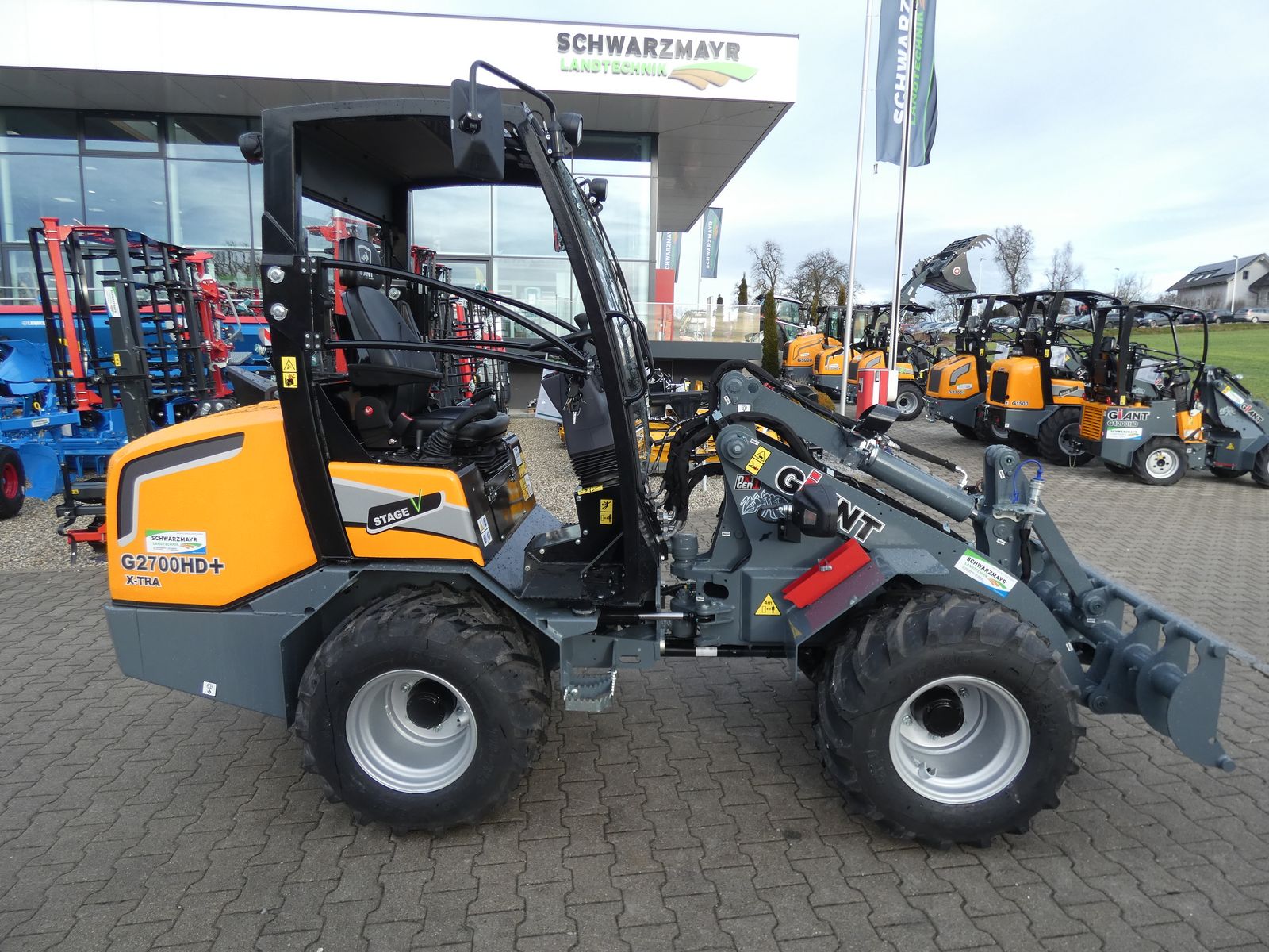 Giant G2700 X-tra HD+ 3