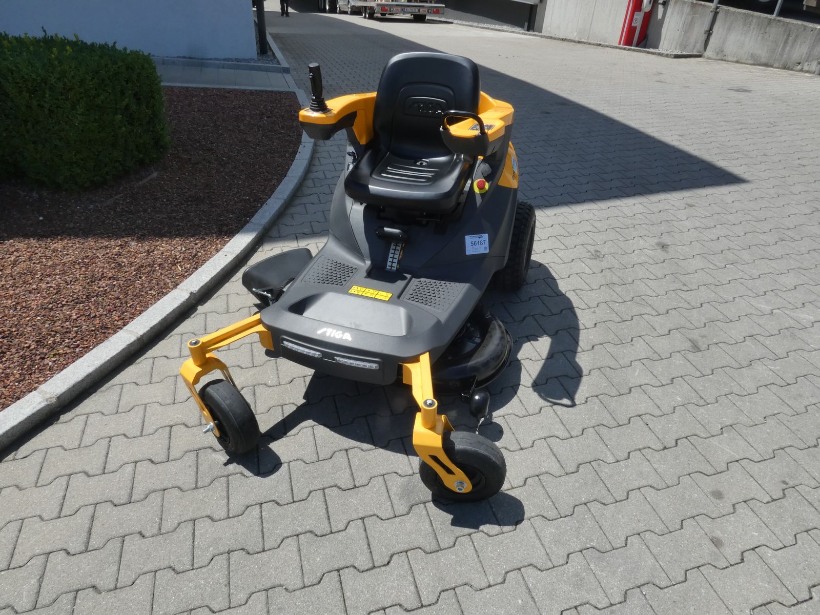 Stiga Gyro 700e Zero Turn 2