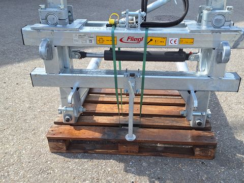 Fliegl AgroCenter Ballengabel hydr.