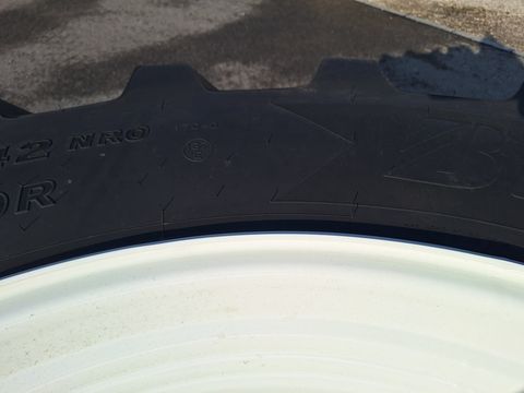 Bridgestone 650/65R42+540/65R30