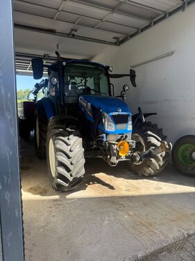 New Holland T 5.85