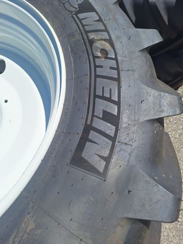 Michelin 600/65R38+480/65R28 
