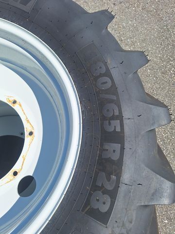 Michelin 600/65R38+480/65R28 