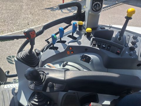 New Holland T 5.95