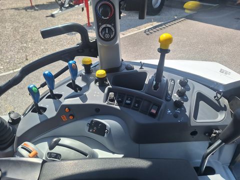 New Holland T 5.95