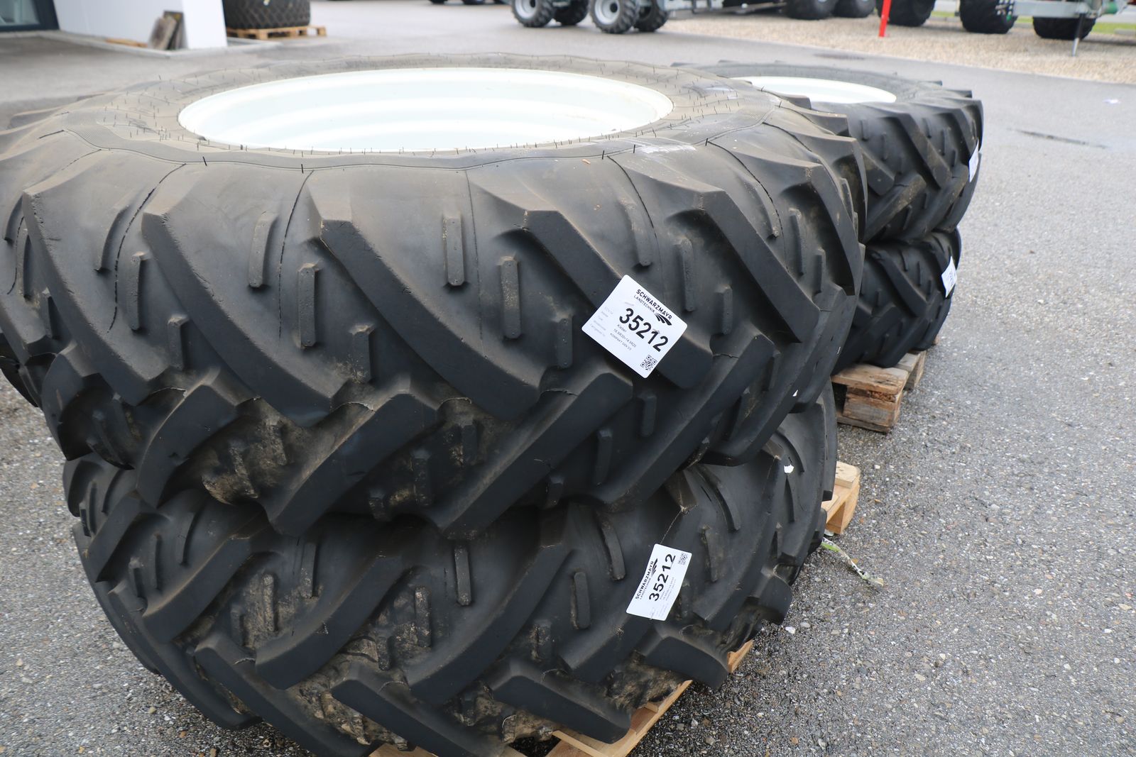 Kleber 16.9R30+14.9R20 2